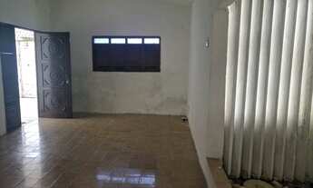 Imagem 3: Casa para venda tem 200 metros quadrados com 3 quartos