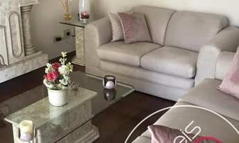 Imagem 2: 220m2 em rua tranquila e arborizada