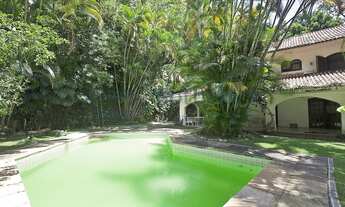 Imagem: Casa integrada ao verde