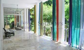 Imagem 3: Casa exclusiva em rua arborizada