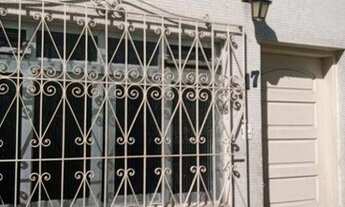 Imagem 2: Casa tipo Sobrado em Condomínio Fechado, com 2 dormitórios, 2 Banheiros, Quintal, à venda