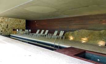 Imagem 6: Casa de condomínio com projeto de Márcio Kogan