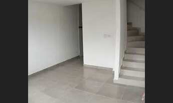 Imagem 4: Sobrado em condomínio novo