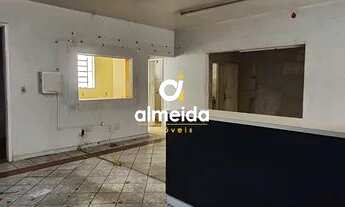 Imagem 3: Casa comercial para locação no centro com vagas de estacionamento