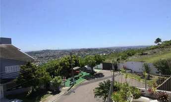 Imagem 3: Bem-vindo à elegância e ao conforto definitivos na deslumbrante casa de alto padrão no pre