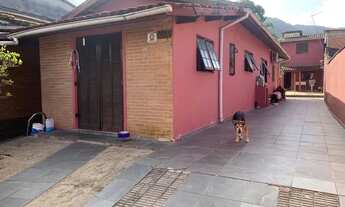 Imagem 2: CASA NO CENTRO COM PISCINA E COM 3 DORMITÓRIOS