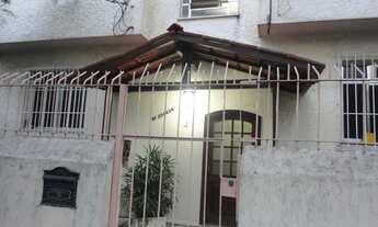 Imagem: Apartamento de frente, no térreo, composto