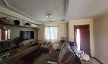 Imagem 2: Casa Duplex ampla e confortável em condomínio na Granja dos Cavaleiros