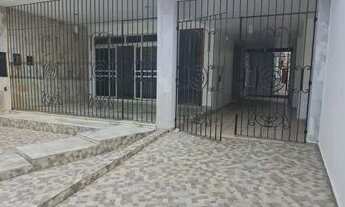 Imagem: Casa na Cidade velha próximo ao Tribunal