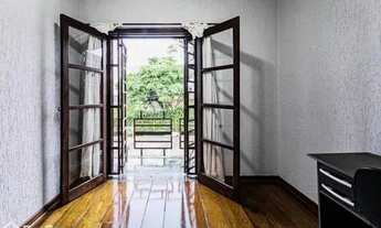 Imagem 2: Casa para venda possui 120 metros quadrados com 3 quartos em Centro - Jacareí - SP