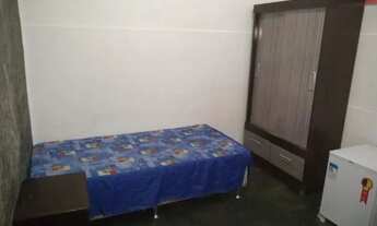 Imagem 6: Quarto individual na escadaria de azulejos do Selarón