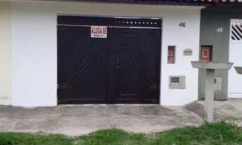 Imagem: Aluga-se casa em Peruíbe, localizada na