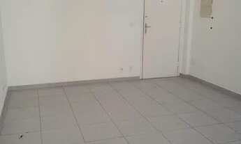 Imagem 2: 1 dormitórios com 80m, varanda grande, sala e cozinha, apto ensolarado, próximo do metrô r