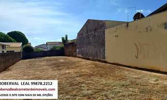 Imagem 2: Terreno Jd. Europa plano entre residências Murado com portão