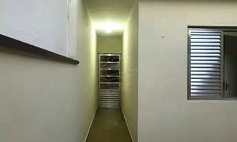 Imagem 7: Casa térrea com 3 vagas em rua tranquila