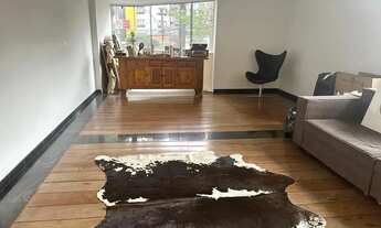 Imagem 3: Imóvel para venda possui 197 metros quadrados com 4 quartos em Batel - Curitiba - PR