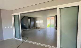 Imagem 7: Casa tipo sobrado 03 dormitórios com suite, closet e sacada no Bairro São José em Santa Ma