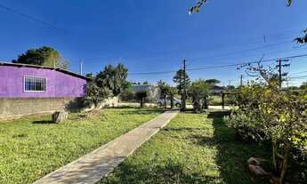 Imagem 2: Casa com 3 dormitórios e amplo terreno no bairro Tomazetti