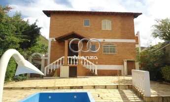 Imagem: Casa com ótima localização no bairro