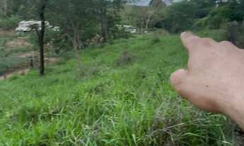 Imagem 2: Chácara a venda com córrego/pega carro e moto