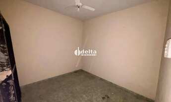 Imagem 2: Casa comercial disponível para locação no bairro Nossa Senhora Aparecida em Uberlândia - M