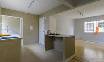 Imagem 5: Apartamento reformado com dois quartos no Água Verde