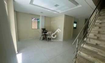 Imagem 3: ESTRADA DO COCO, Abrantes. Duplex composto de 4 suítes sendo 1 suíte térrea, condomínio fe