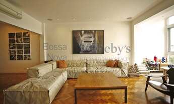 Imagem 2: Apartamento amplo e iluminado a 50 metros da praia