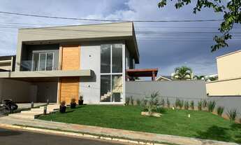 Imagem: Sobrado com 342m² com 3 suítes no Condomínio