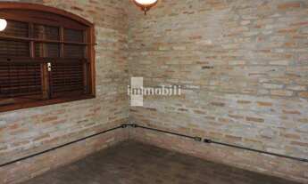 Imagem 6: CASA ESTILO ÚSTICO , TIPO CASA DE CAMPO, COM QUADRA DE TÊNIS DE SAIBRO