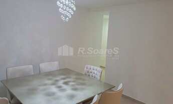 Imagem 4: Apartamento com três quartos sendo um suíte, em Vila Valqueire, Rua Recreio