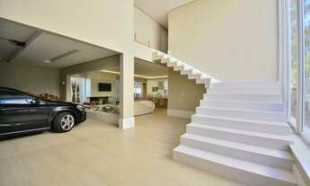 Imagem 5: Casa de condomínio para venda tem 400 metros quadrados com 4 quartos