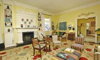 Imagem 6: Casa neoclássica em meio a natureza