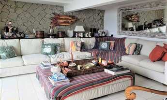 Imagem: Casa de condomínio na beira da praia