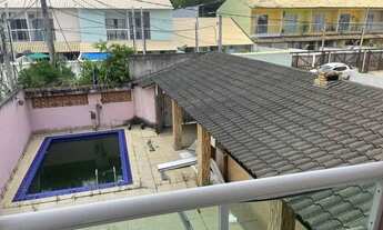 Imagem 7: Casa para venda possui 250 metros com 3 quartos, sendo duas suites