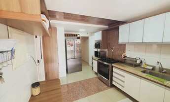 Imagem 7: Casa de condomínio para venda possui 250 metros quadrados com 4 quartos