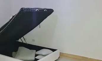 Imagem 6: Sala living, quanto e sala conjugados, cozinha e banheiro. Na praia, reformado. Elevador e