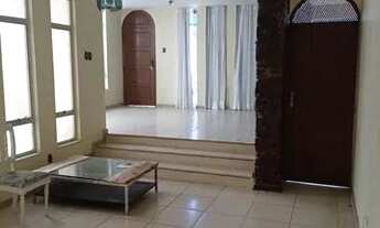 Imagem 16: Vendo Casa Na Rua Terêncio Sampaio. Composta Por 2 Pavimentos No Bairro Grageru. neste mom