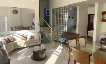 Imagem 3: Casa de condomínio para aluguel tem 402 metros quadrados com 4 quartos