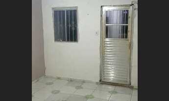 Imagem: Vende-se casa no distrito industrial leiam