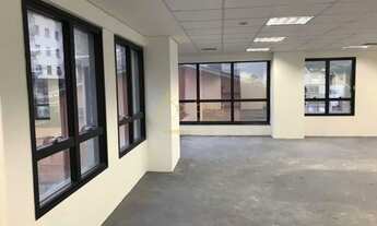 Imagem 5: Localização privilegiada com amplo comércio no entorno