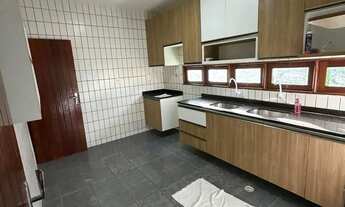 Imagem 7: Casa com 5 suítes sendo uma com closet, piscina e churrasqueira, no Jardim Petrópolis