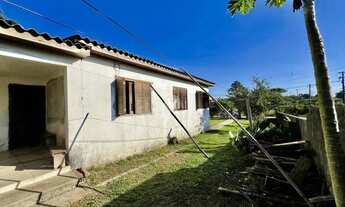Imagem 3: Casa com 3 dormitórios e amplo terreno no bairro Tomazetti