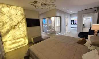 Imagem: Casa com 5 suítes e 6 vagas de garagem