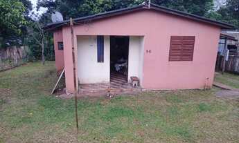 Imagem: Casa com 3 quartos e 1 banheiro. Bem localizada