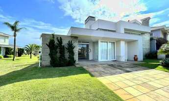 Imagem 3: Casa com piscina no Condominio Riviera com 4 suítes em Xangri-La. REF: CA0147