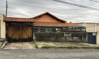 Imagem: Vendo casa 4 qtos Bairro Madre Gertrudes