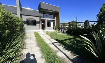 Imagem 2: Praia Noiva do Mar, pé direito diferenciado, com 2 dormitórios, sendo uma suíte