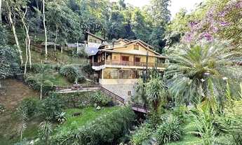 Imagem 3: Casa no Vale do Sossego, Petrópolis - Natureza, Conforto e Clube de Lazer