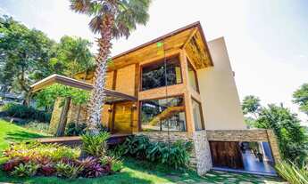 Imagem 2: Uma casa que dispensa palavras, com lazer, privacidade e mobília para venda